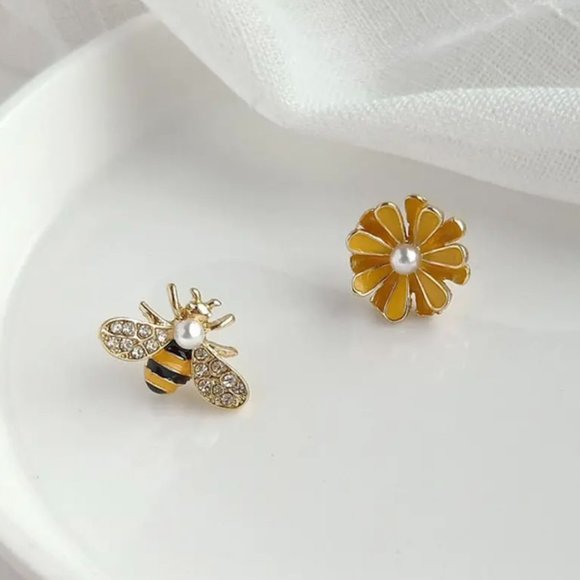 Jewelry Jewelry - Cute Insect Bee Daisy Flower Stud Earrings Cubic Zirconia Crystal Earrings set